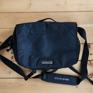 Dakine Messenger Bag (Large)